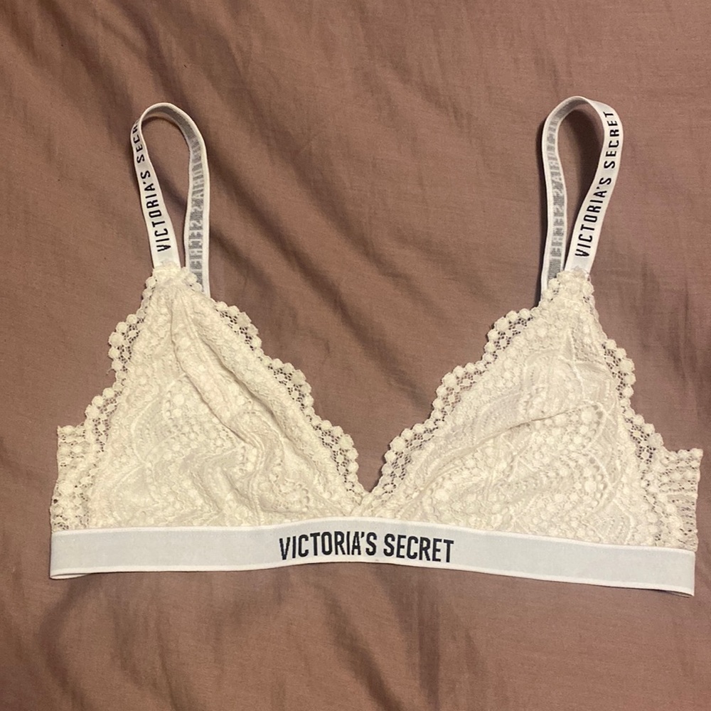 Victoria’s Secret cream lace large bralette